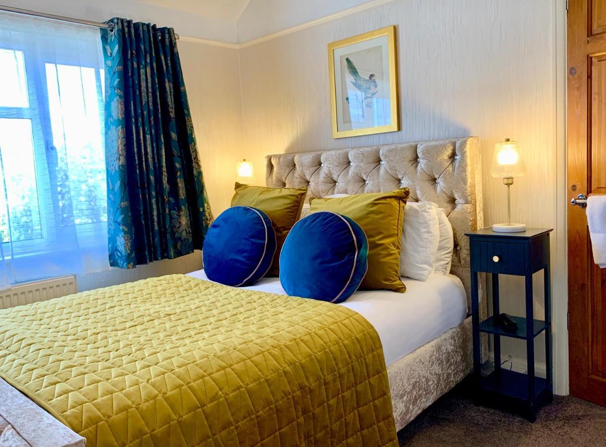 Sw Bed & Breakfast Swindon Eksteriør bilde