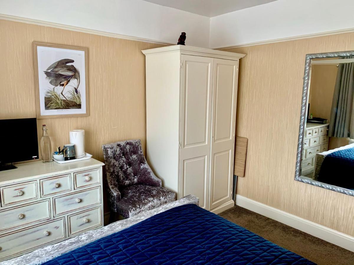 Sw Bed & Breakfast Swindon Eksteriør bilde