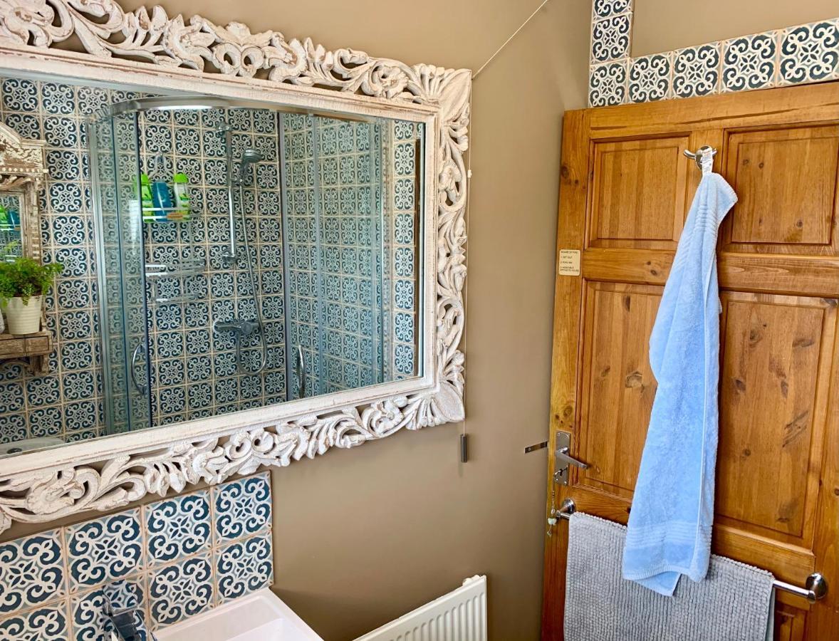Sw Bed & Breakfast Swindon Eksteriør bilde