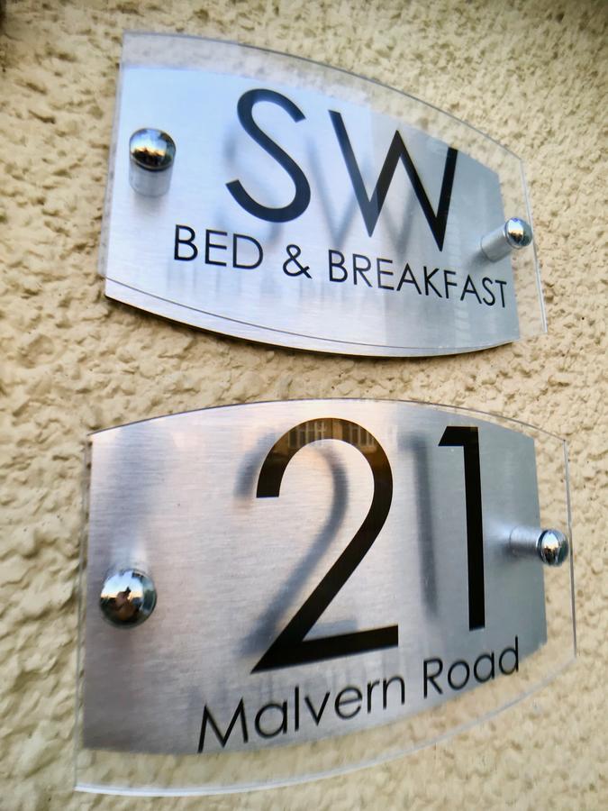 Sw Bed & Breakfast Swindon Eksteriør bilde